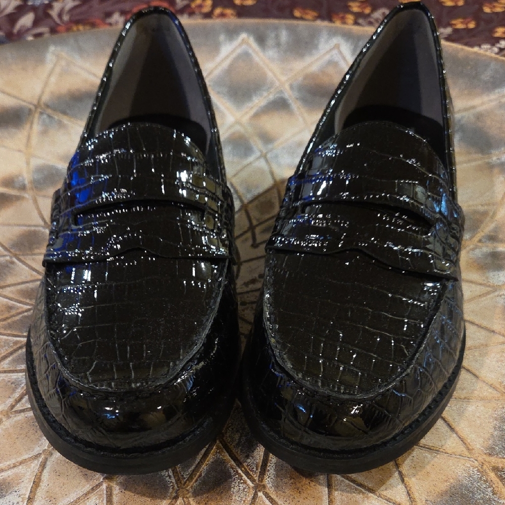 Marc Fisher Black Crocodile Pattern Loafers, New, Size 9.5b